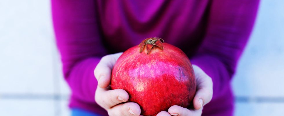 Pomegranate November health superfood how to eat it