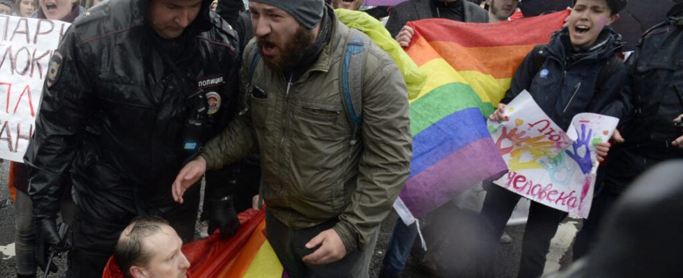 Russia Supreme Court bans LGBT movement for extremism