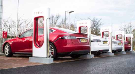 Tesla introduces Supercharger Standby Fee