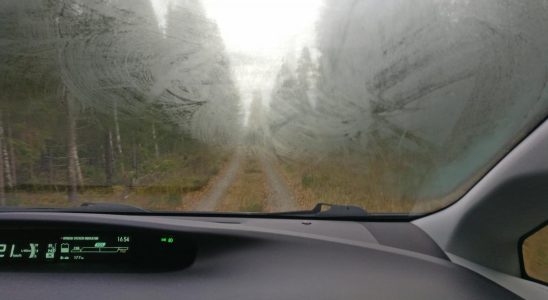 The little known trick that removes fog from car windows and