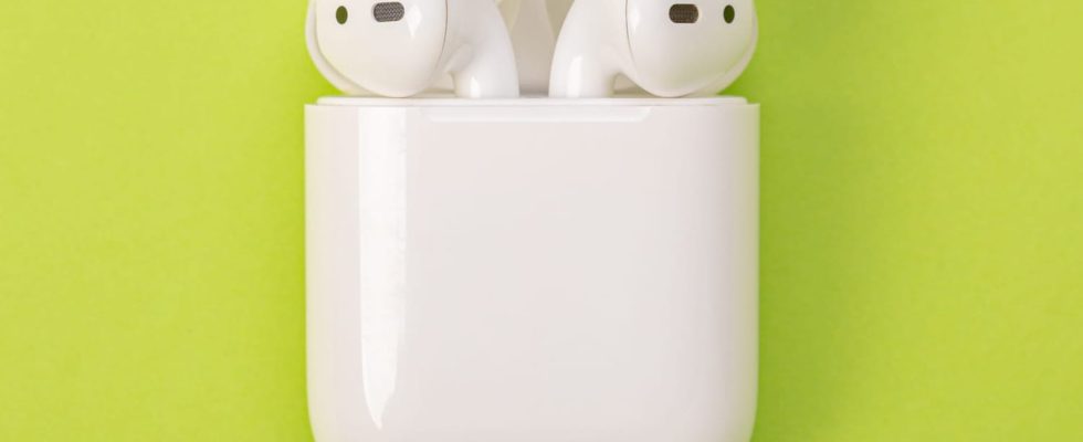 The price of Apple AirPods 3 plummets Amazon shoots first