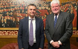 Transport VM Rixi meets the British Secretary of State and