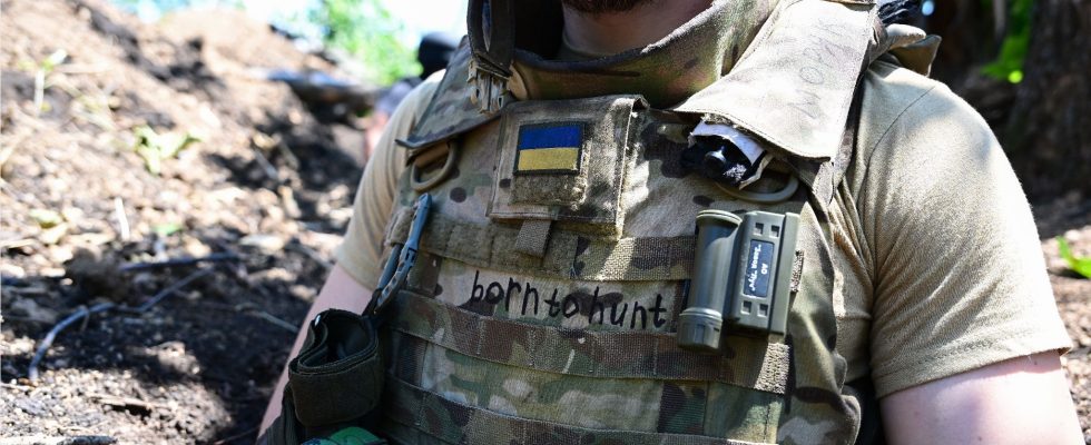 Ukraine investigates defense officials for embezzlement of several million euros