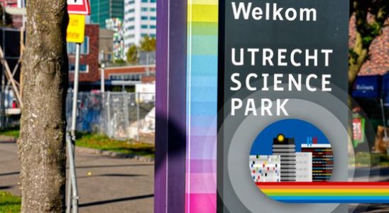 Utrecht University owns by far the most land on De