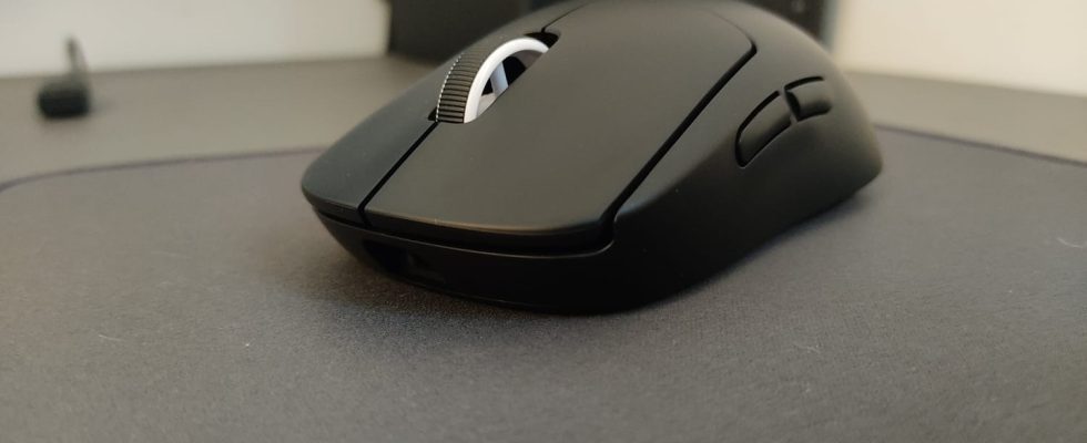 a light and fast gaming mouse