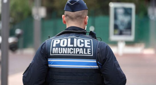 26000 municipal police officers called to strike on December 24