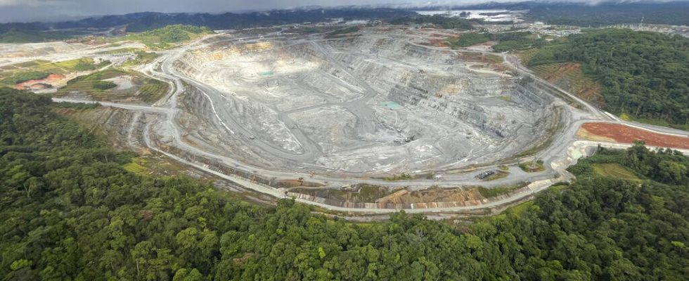 7000 jobs threatened in Central Americas largest copper mine