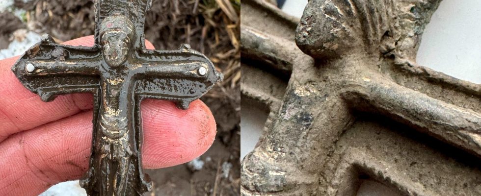 Ancient crucifix found with metal detector