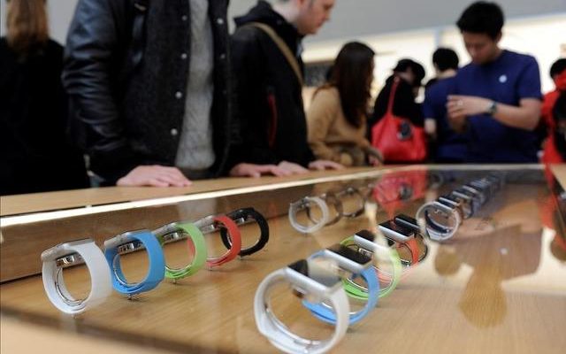 Cold shower for Apple Smart watch sales are being stopped