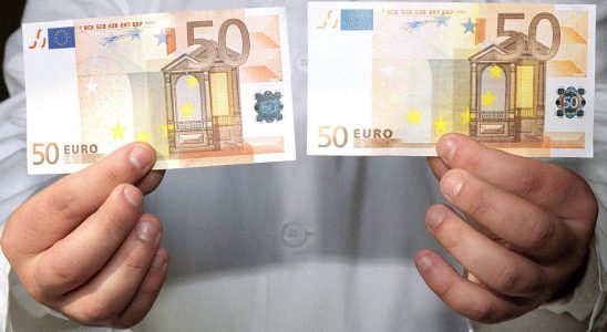 Counterfeit banknote alert police warn and give clues to spot