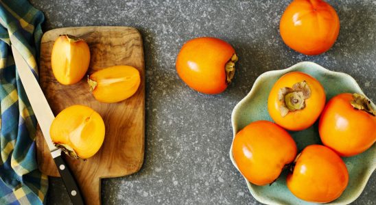 Cutting persimmons heres the best way to do it