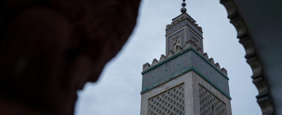 France will no longer accept new seconded imams from January
