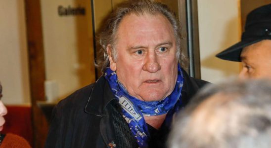 Gerard Depardieu places his Legion of Honor at the disposal