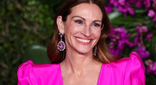 In a sparkling evening dress Julia Roberts tries a new