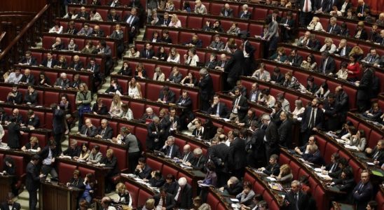Italian MPs reject reform of eurozone bailout fund