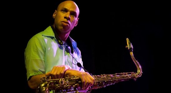 Joshua Redman scans the United States