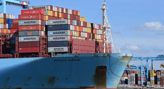 Maersk and CMA CGM restart the transit of their ships –