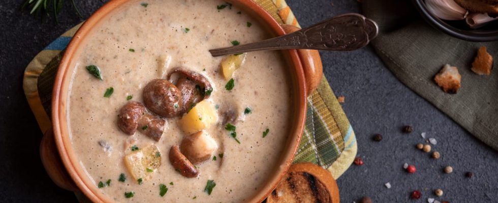Making this delicious mushroom soup only takes 15 minutes