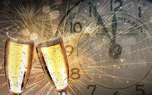 New Years Eve 46 million Italians at the restaurant toasting