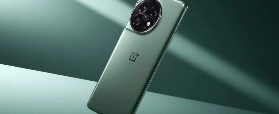 OnePlus 12R Flagship Model Comes as Budget Friendly