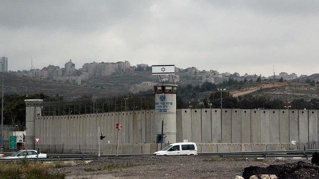 Palestinian Prisoners Association Israel imprisoned 142 female prisoners including mothers