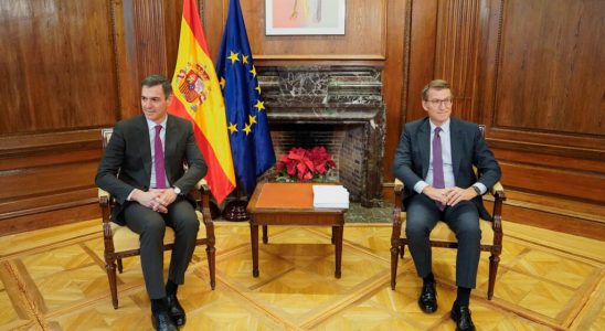 Pedro Sanchez and right wing leader appeal to EU to break