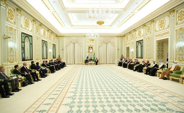 Putin met with Saudi Arabian Crown Prince Salman