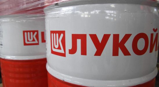 Russian oil company Lukoil plans to sell its Bulgarian refinery