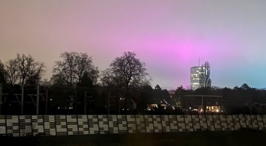 That purple glow above Utrecht comes from here