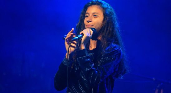 The young Mauritian singer Lisa Ducasse is on tour