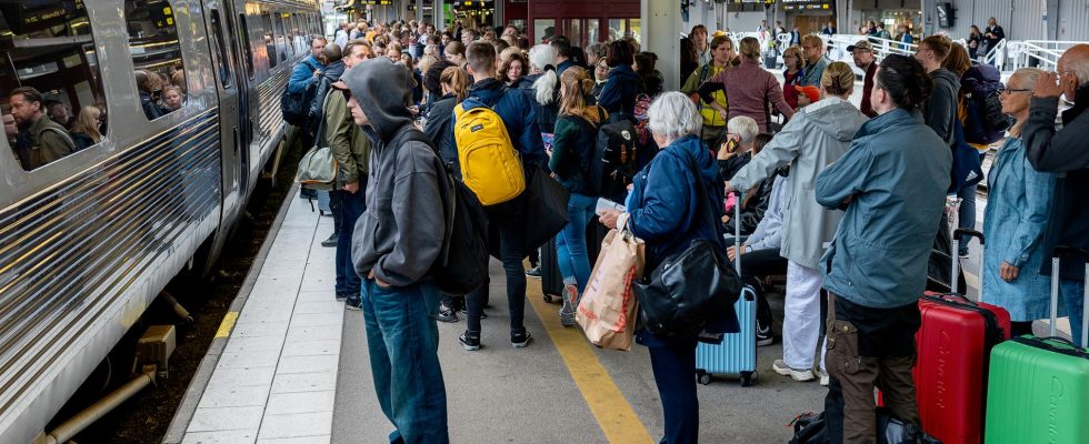 Train stoppages do not appear to hamper Christmas traffic