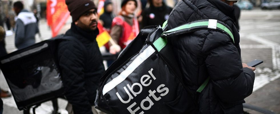 Uber Deliveroo The EU strengthens its legislation on platform workers