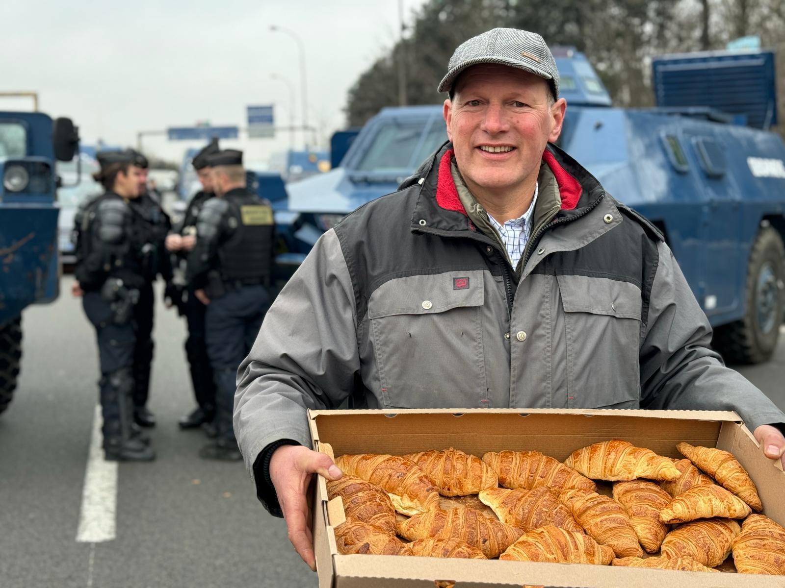 Franck Chardon, a farmer in Seine-et-Marne, tried to “bribe” a few police officers using croissants.