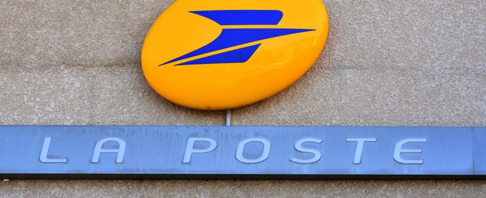 A new free service from La Poste offers to undress