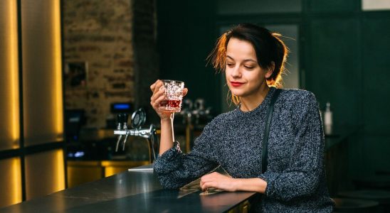 Alcohol the French drink less but excesses increase among women