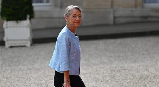 Breaking news French Prime Minister Elisabeth Borne resigned