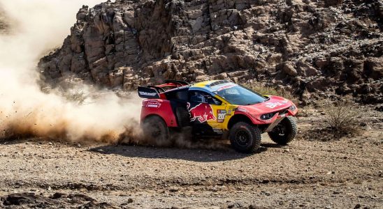 Dakar 2024 Loeb car loses a little time Van Beveren