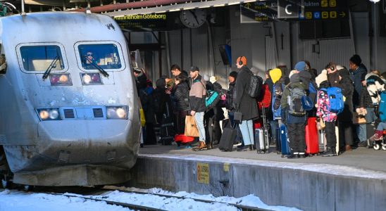Dark month for train punctuality