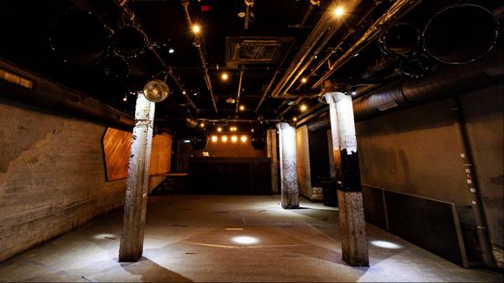 Darkroom in techno club or sauna Utrecht wants to make