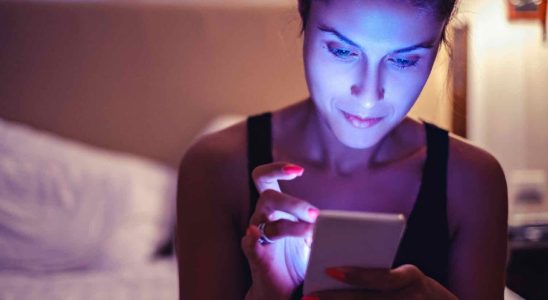 Does the blue light from your cell phone really disrupt