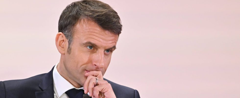 Emmanuel Macron did not convince the French with his river