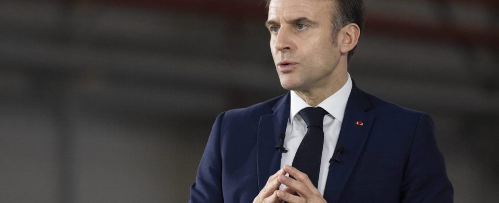 Emmanuel Macron out of step with the French Illuminating figures