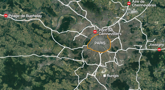 French farmers block roads around Paris