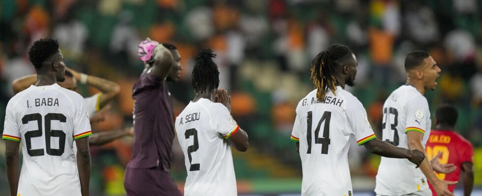 Ghana eliminated dismisses its coach Chris Hughton