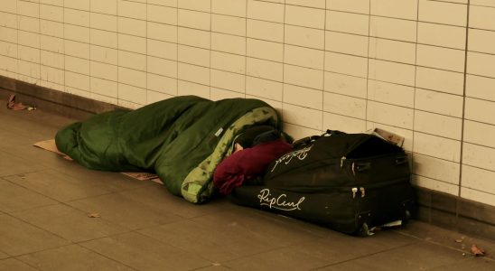 Government condemned for homeless people dying in the streets