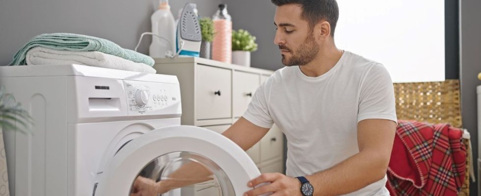 Men who wash their towels only once a year risk
