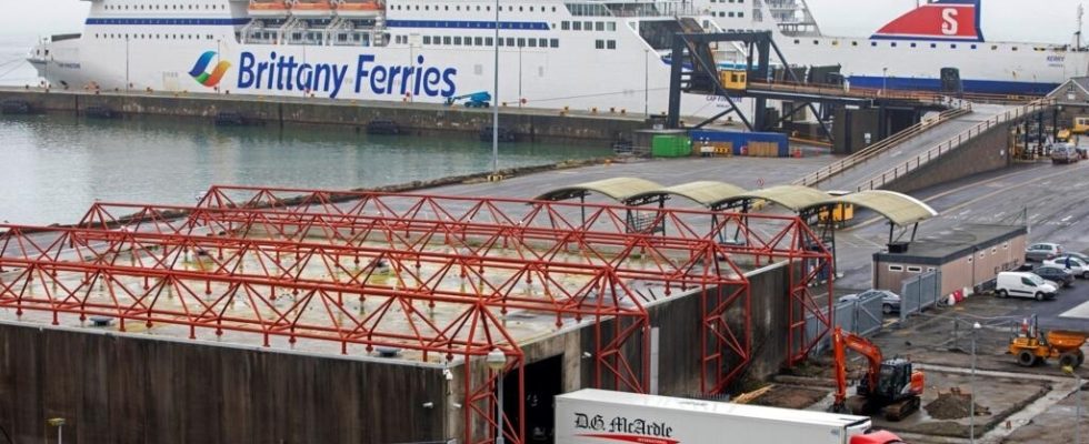 Migrants discovered in truck at Rosslare port