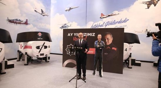 Minister Kacir met with the first Turkish astronaut Alper Gezeravci
