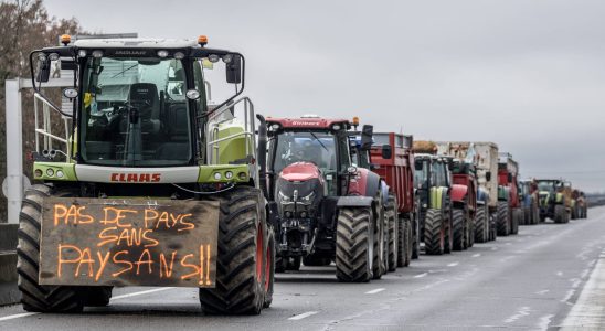 Paris blocked by farmers The seriously considered scenario