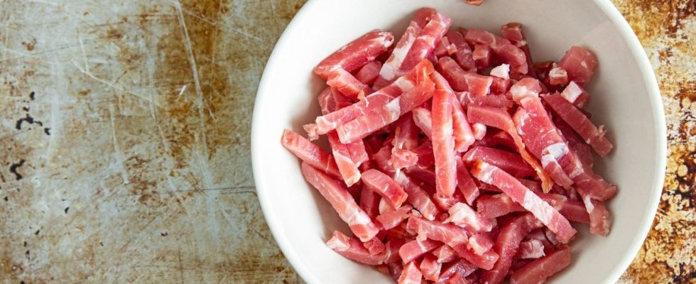 Product recall bacon from several brands is contaminated with Listeria